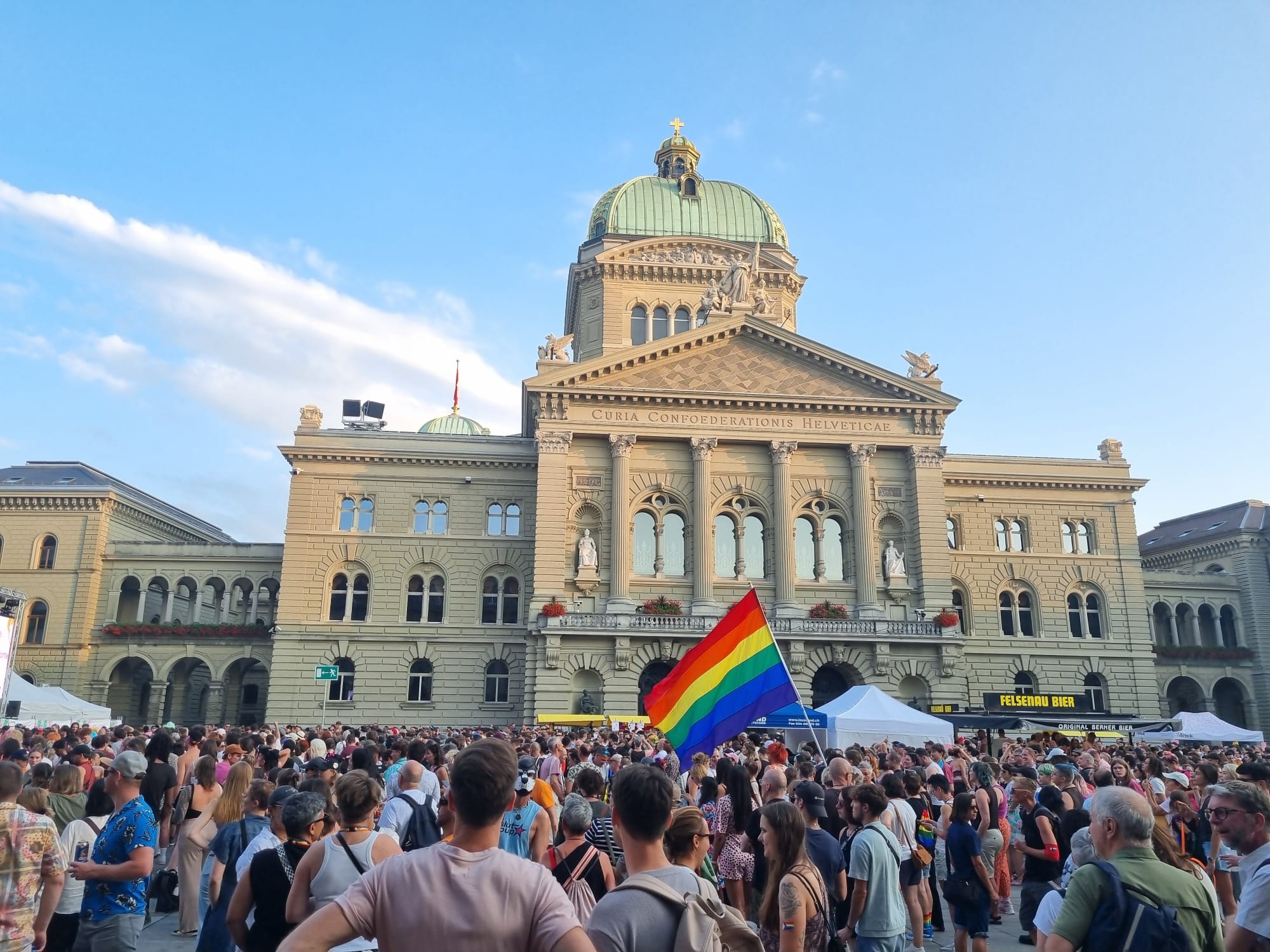 [Original] Que existan leyes más humanas inclusivas y sensibles a la realidad de las personas refugiadas de las personas queer desde nuestra llegada y durante el proceso de integración que particularmente en el sistema de asilo quiebra e incluso re victimiza entre muchos aspectos por causa del retardo burocrático que nos hace sentir personas de inferior categoría en la sociedad. [English] There should be more humane laws that are inclusive and sensitive to the reality of queer refugees from the moment we arrive and throughout the integration process, which, particularly in the asylum system, fails and even re-victimizes us in many ways due to bureaucratic delays that make us feel like second-class citizens in society. 