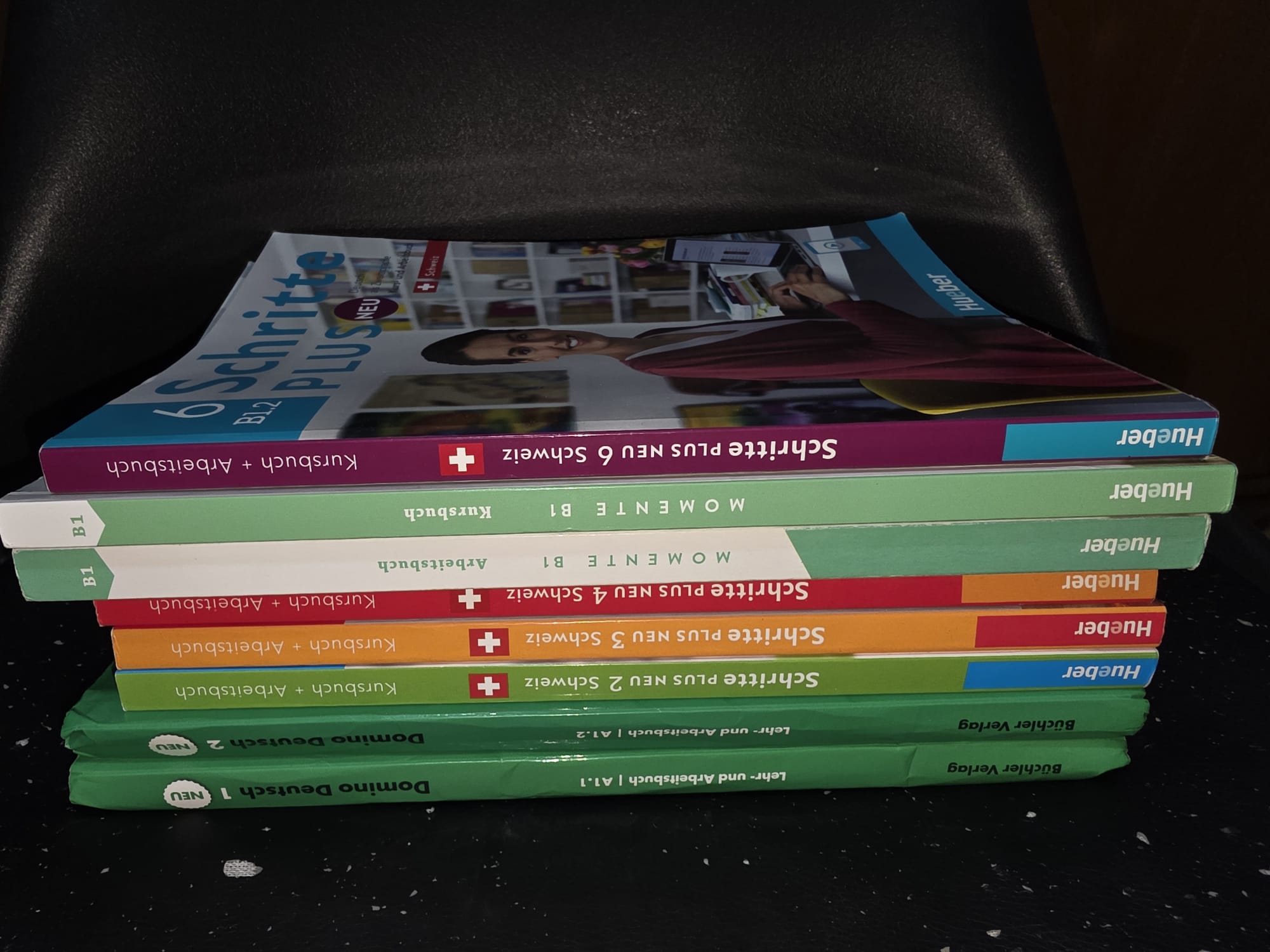 [Original] Ser migrante por fuerza mayor ya es un desafío pero no entender otra lengua o no poder hacerte entender nos hace sentir vulnerables impotentes frustrados y aún más cuando se trata de nuestra salud y bienestar. [English] Being a migrant due to circumstances beyond one's control is challenging enough, but not understanding another language or being unable to make oneself understood makes us feel vulnerable, powerless, frustrated, and even more so when it comes to our health and well-being. 